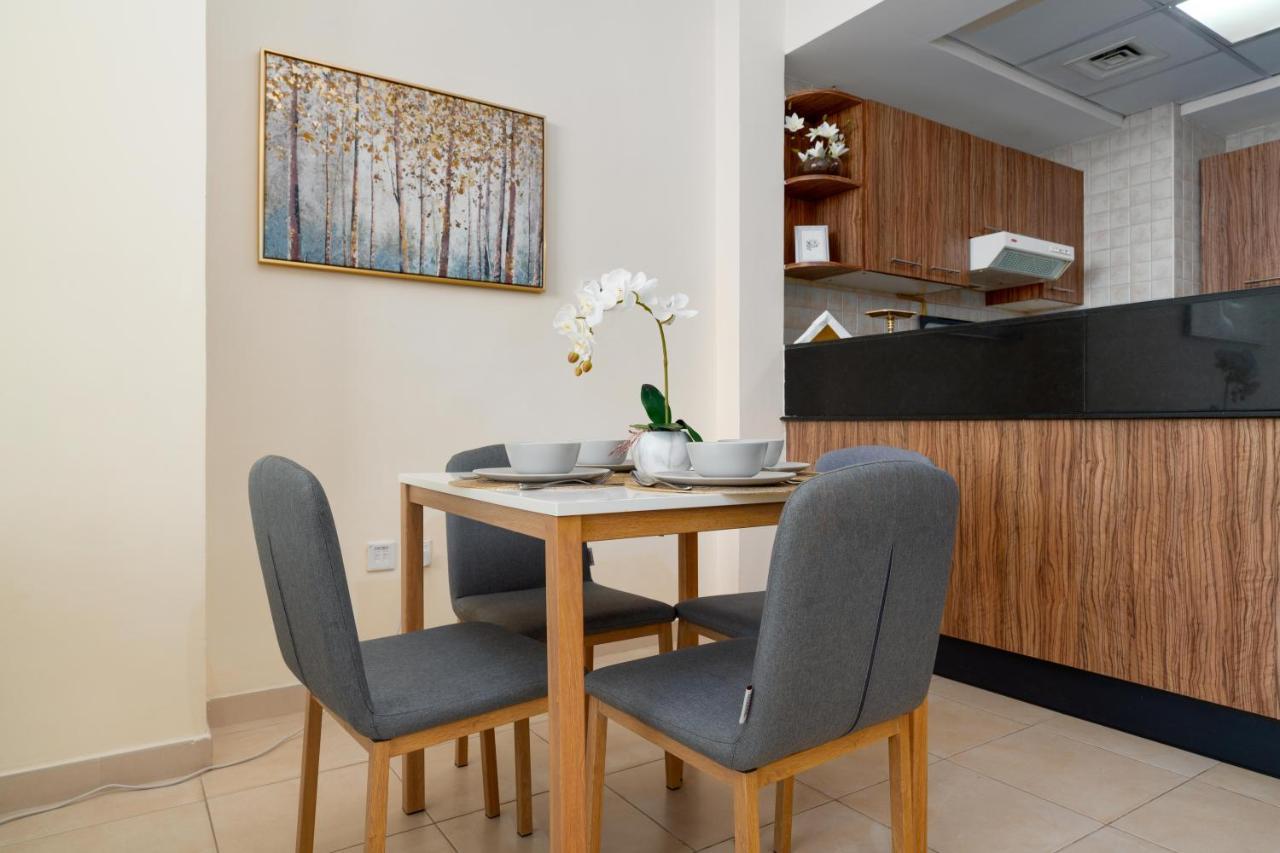 Spacious 2 Beds 5 Min Walk From Dubai Mall With Brand New Gym And Rooftop Swimming Pool Apartment Exterior photo